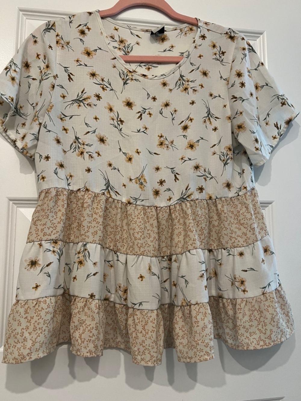 Paper Crane Cream Floral Tiered Short-Sleeve Tunic